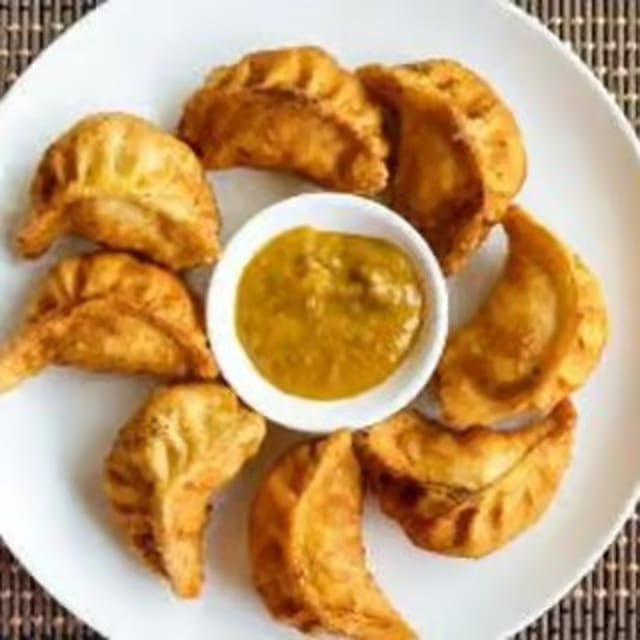 Fried Veg Momo Tray.