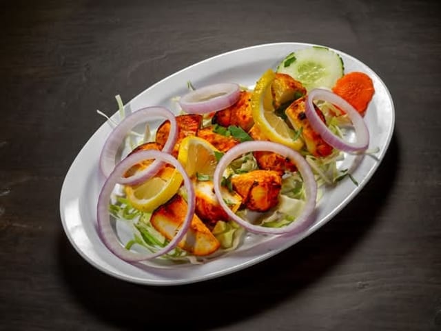 Momo Tikka Masala (chicken).